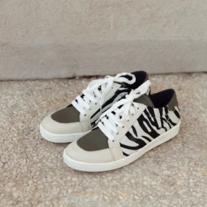 sneaker zebra